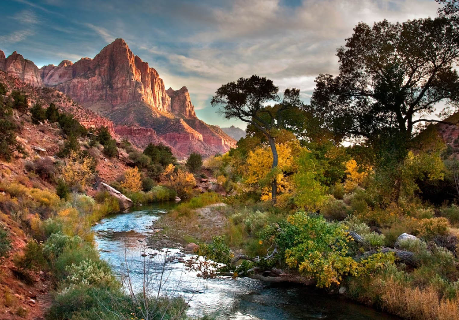 Discovering Nature’s Splendor: A Comprehensive Exploration of Utah’s Must-Visit Attractions